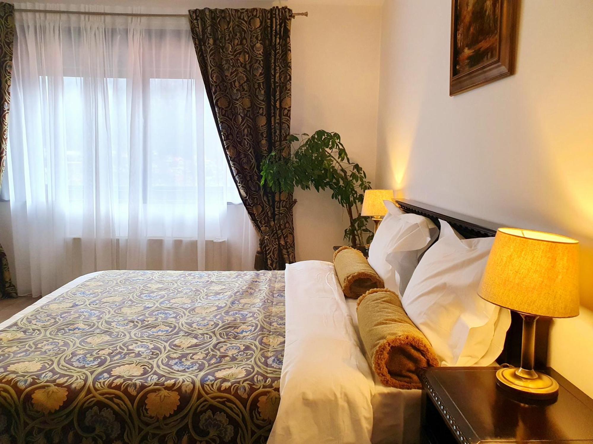 Vila Leonida - Resort Leonida Buşteni Exteriör bild