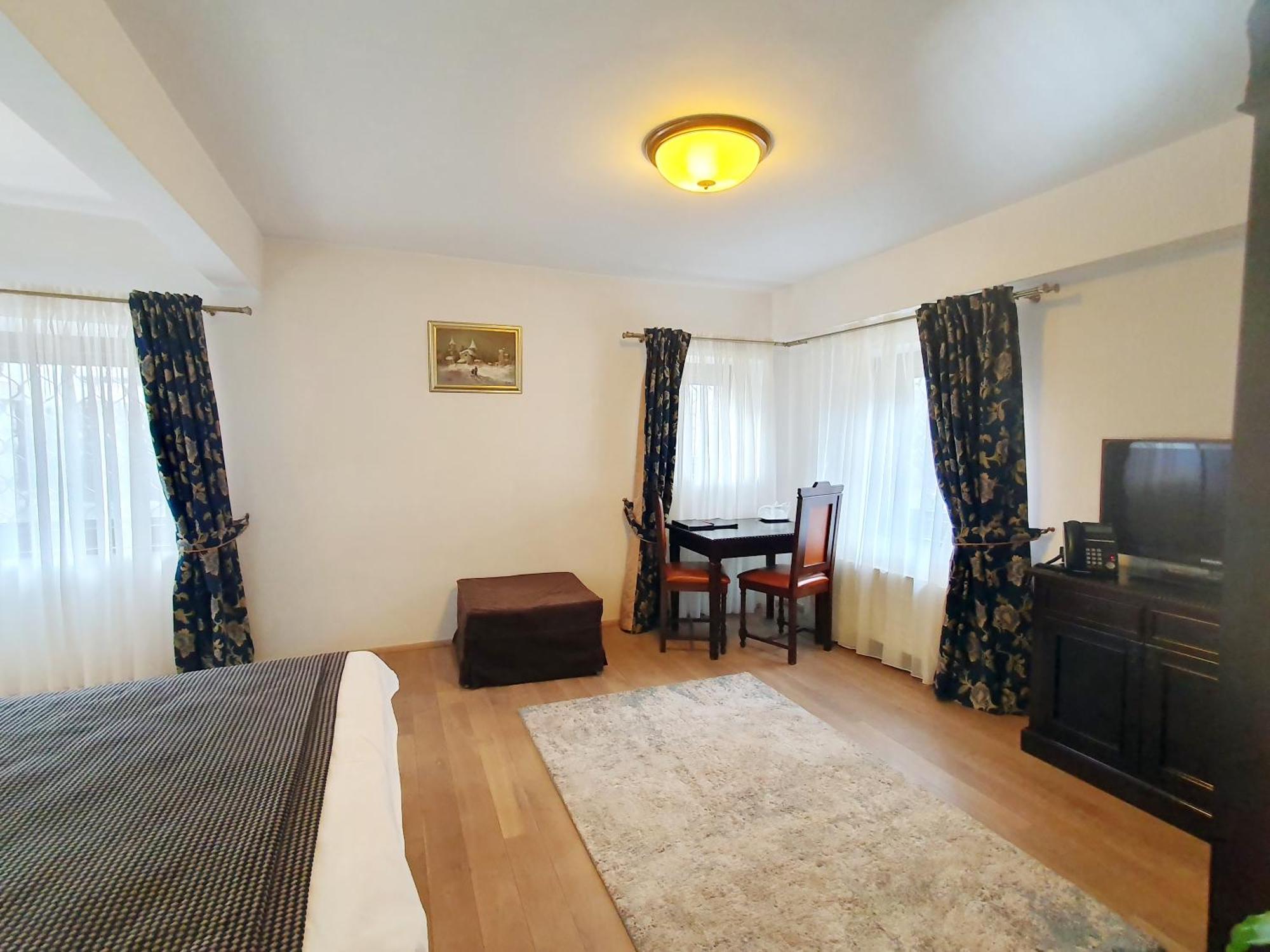 Vila Leonida - Resort Leonida Buşteni Exteriör bild
